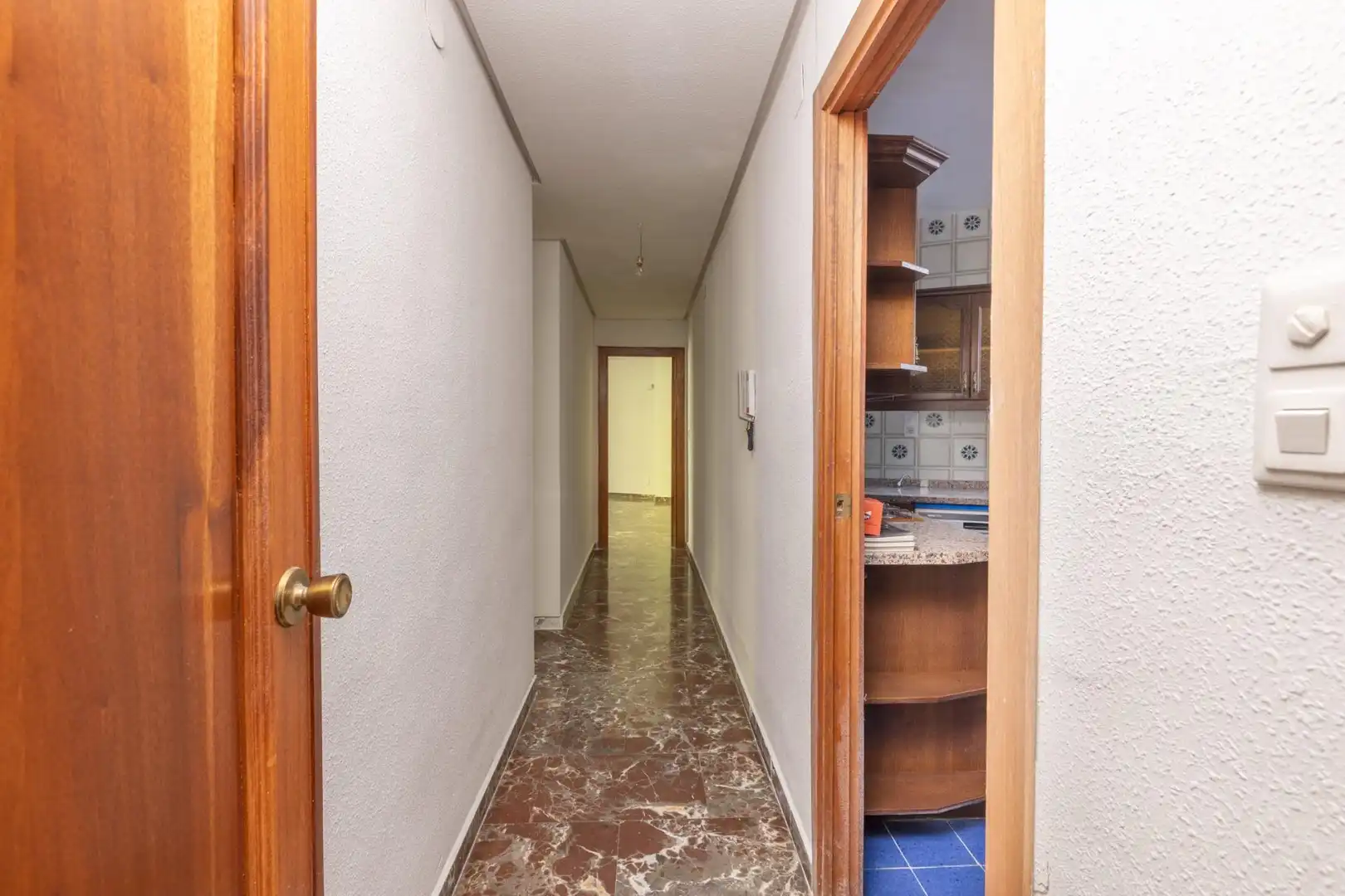 Wohnung zum Verkauf in Granada mit Heizung, Terrasse und Balkon