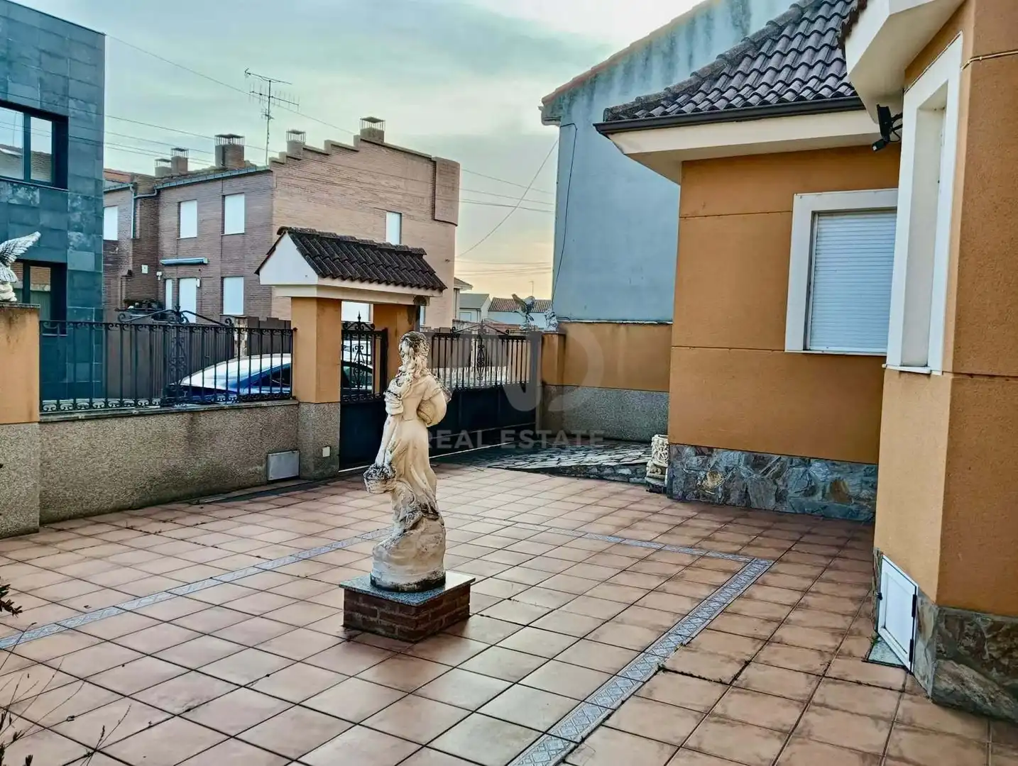 Vista exterior de Casa o chalet en venta en Soto de la Vega con Calefacción y Terraza