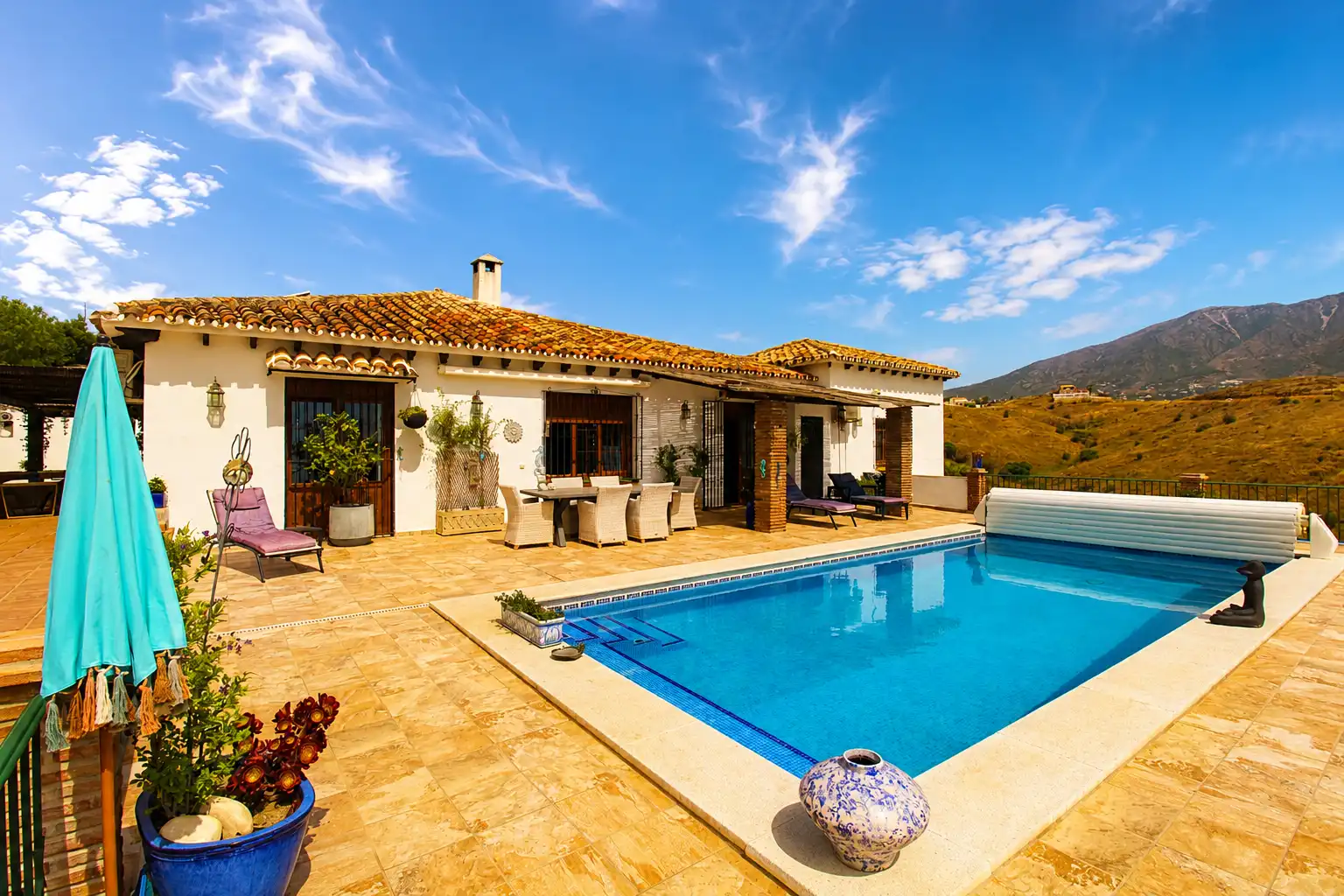 Vista exterior de Finca rústica en venta en Mijas con Aire acondicionado, Calefacción y Jardín privado