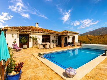 Maison rustique avec piscine à vendre à Mijas Golf