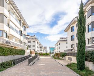 Vista exterior de Apartament en venda en La Moraleja amb Aire condicionat, Calefacció i Piscina