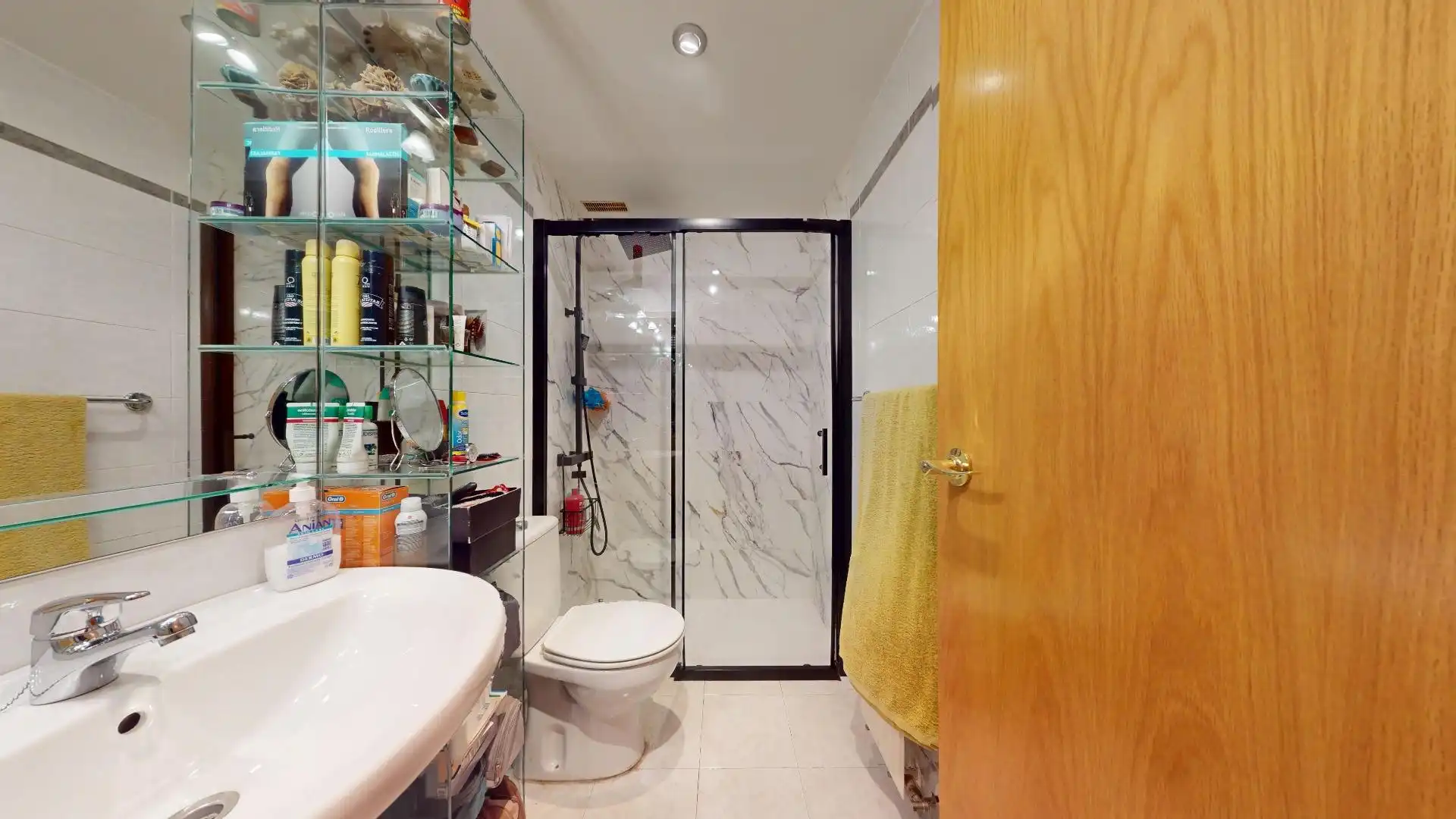 Bathroom of Attic for sale in Madrid  with Air Conditioner, Heating and Terrace