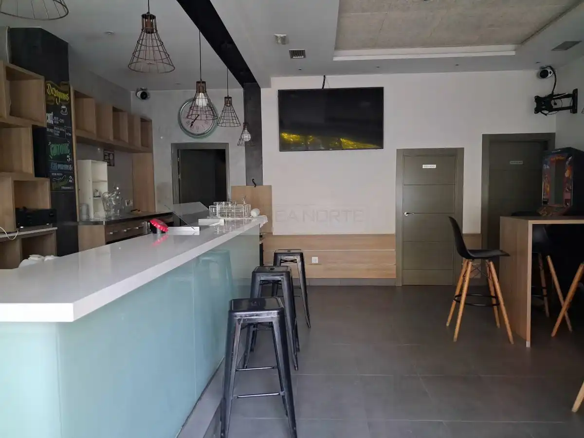Business premises for sale in Cruz Blanca Kalea, imagen 2