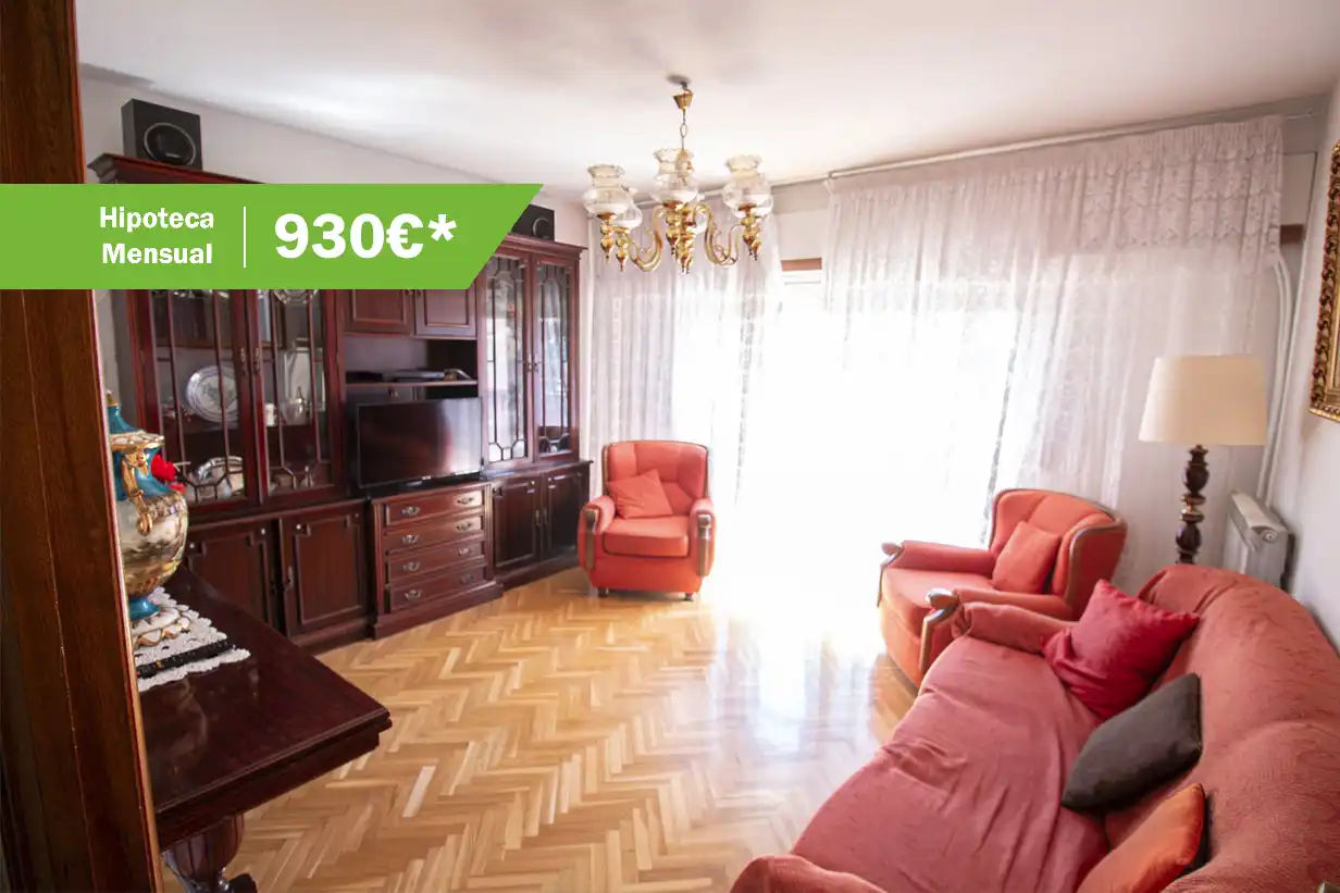Flat with lift for sale in Calle de Nicolasa Gómez
