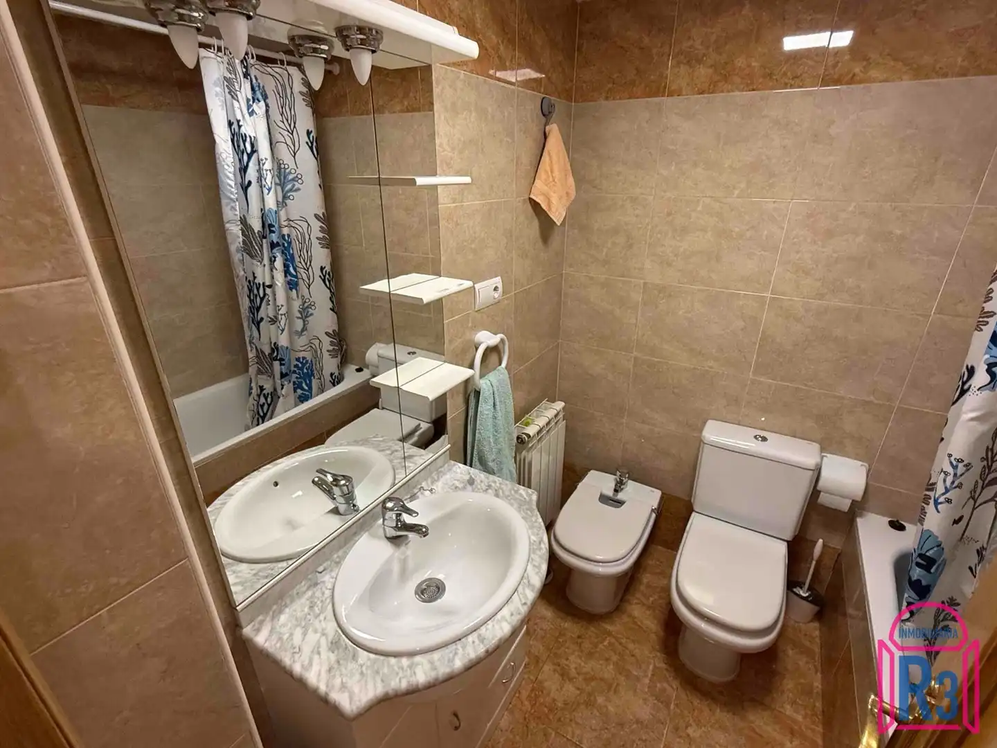 Baño de Apartamento de alquiler en San Andrés del Rabanedo con Calefacción, Terraza y Trastero