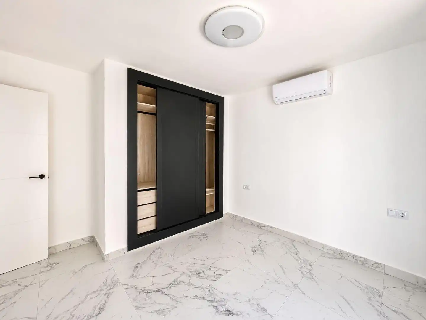 Dormitori de Apartament en venda en Playa del Acequión, Náufragos y Rocío del Mar