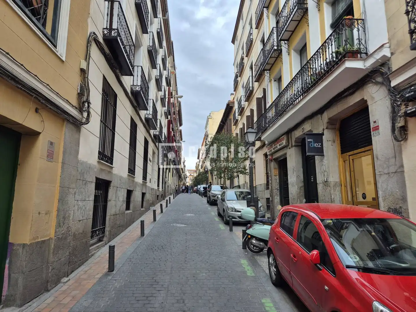 Exterior view of Apartments for sale in Madrid  with Furnished