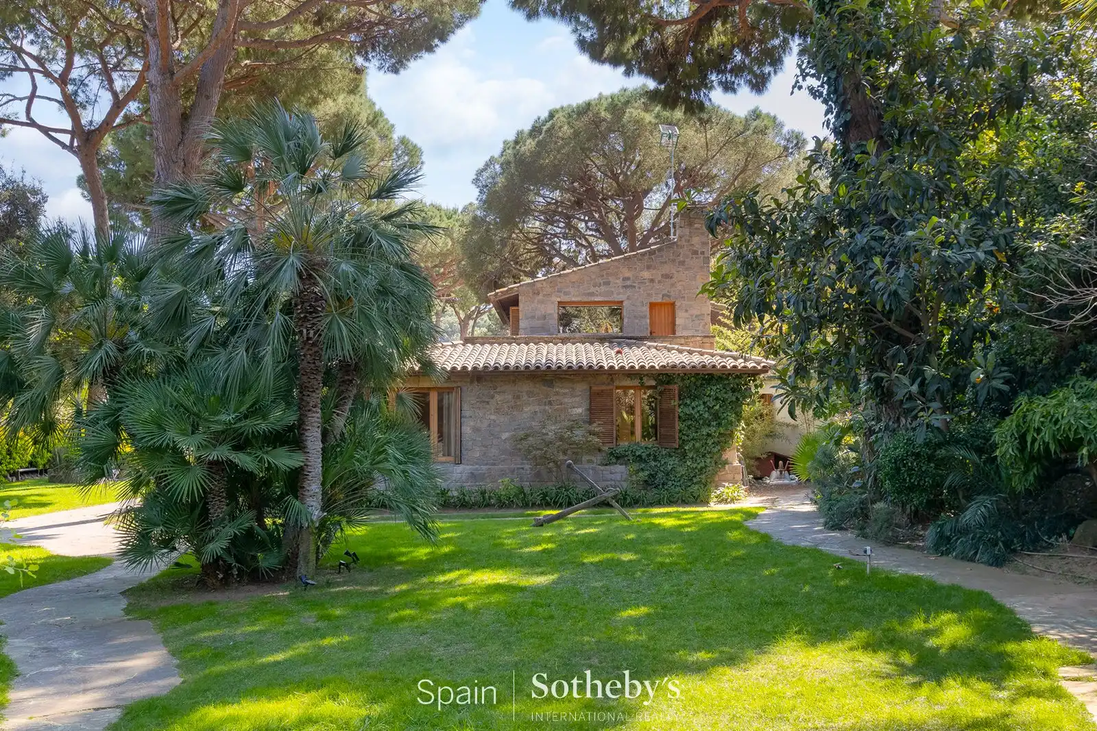 Garden of Country homes for sale in Premià de Dalt  with Air Conditioner, Heating and Private garden