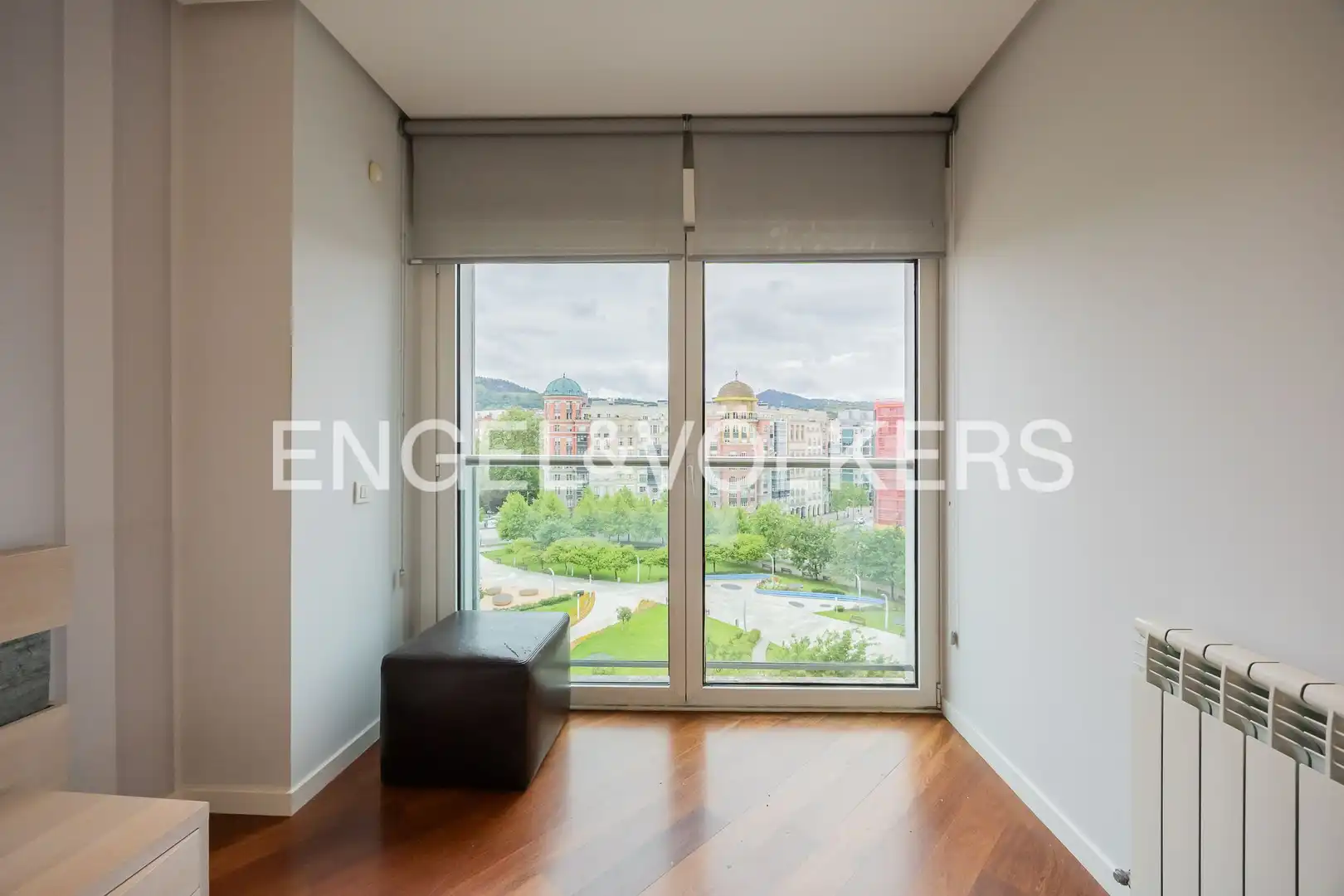 Bedroom of Flat for sale in Bilbao   with Air Conditioner, Heating and Parquet flooring