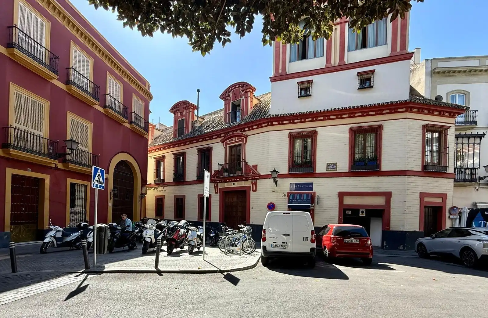 Exterior view of Flat for rent in Sevilla  with Air Conditioner, Heating and Furnished