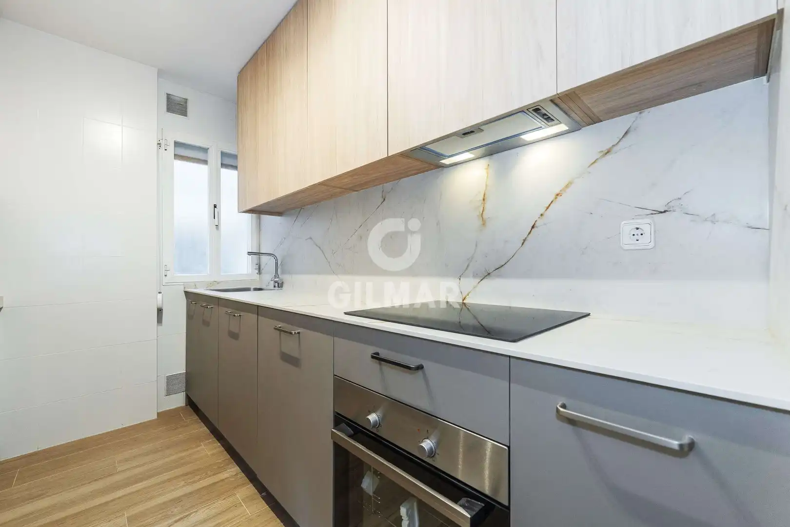 Cocina de Piso en venta en Madrid con Calefacción