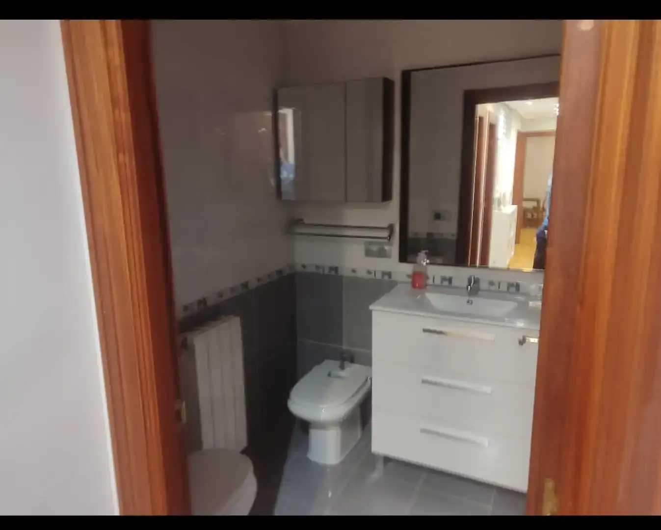 Badezimmer von Wohnungen zur Miete in Nájera mit Parkett, Möbliert und Ofen