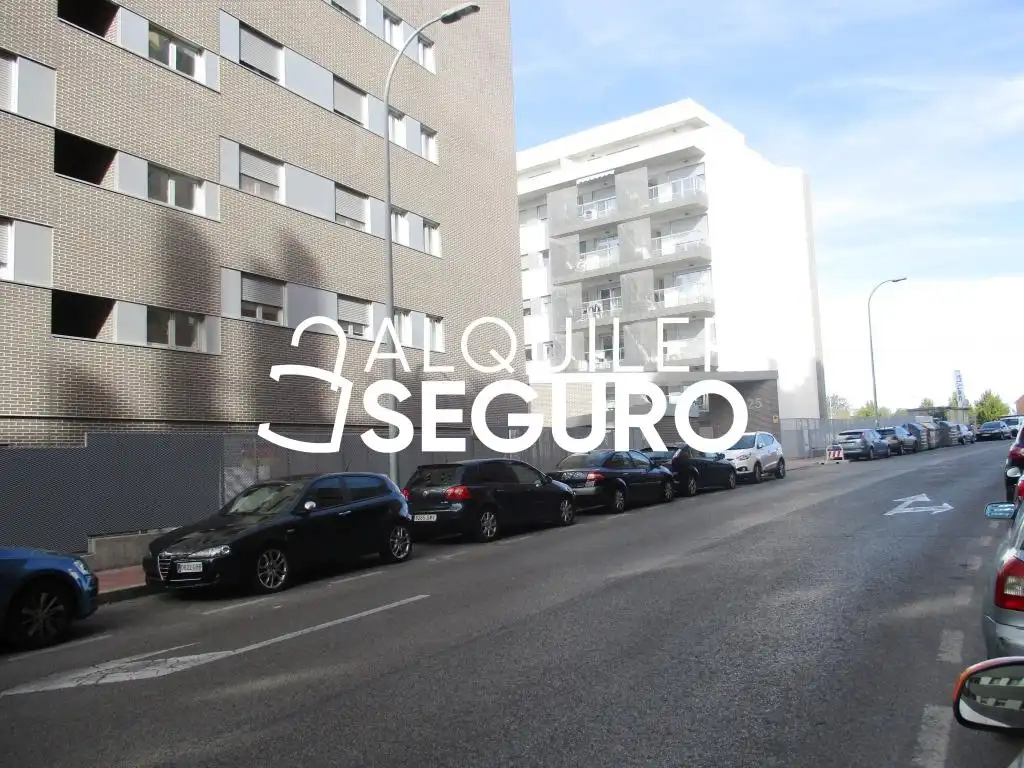 Aparcament de Pis de lloguer en Alcalá de Henares amb Aire condicionat, Calefacció i Terrassa