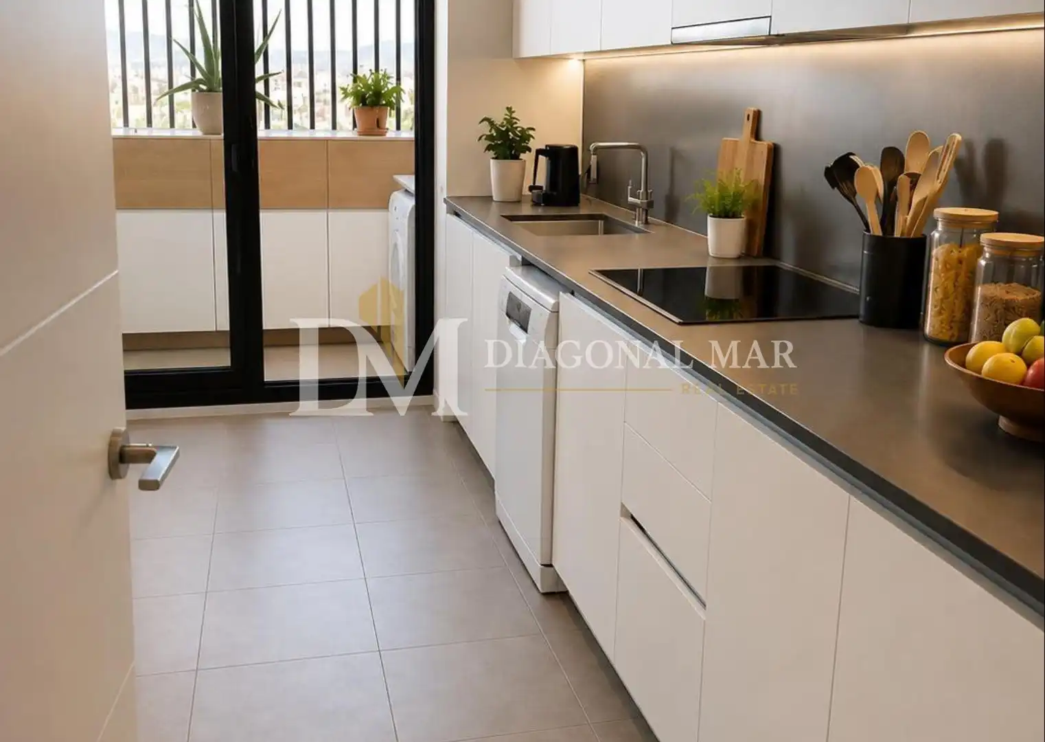 Cocina de Piso de alquiler en Sant Adrià de Besòs con Parquet, Balcón y Piscina comunitaria
