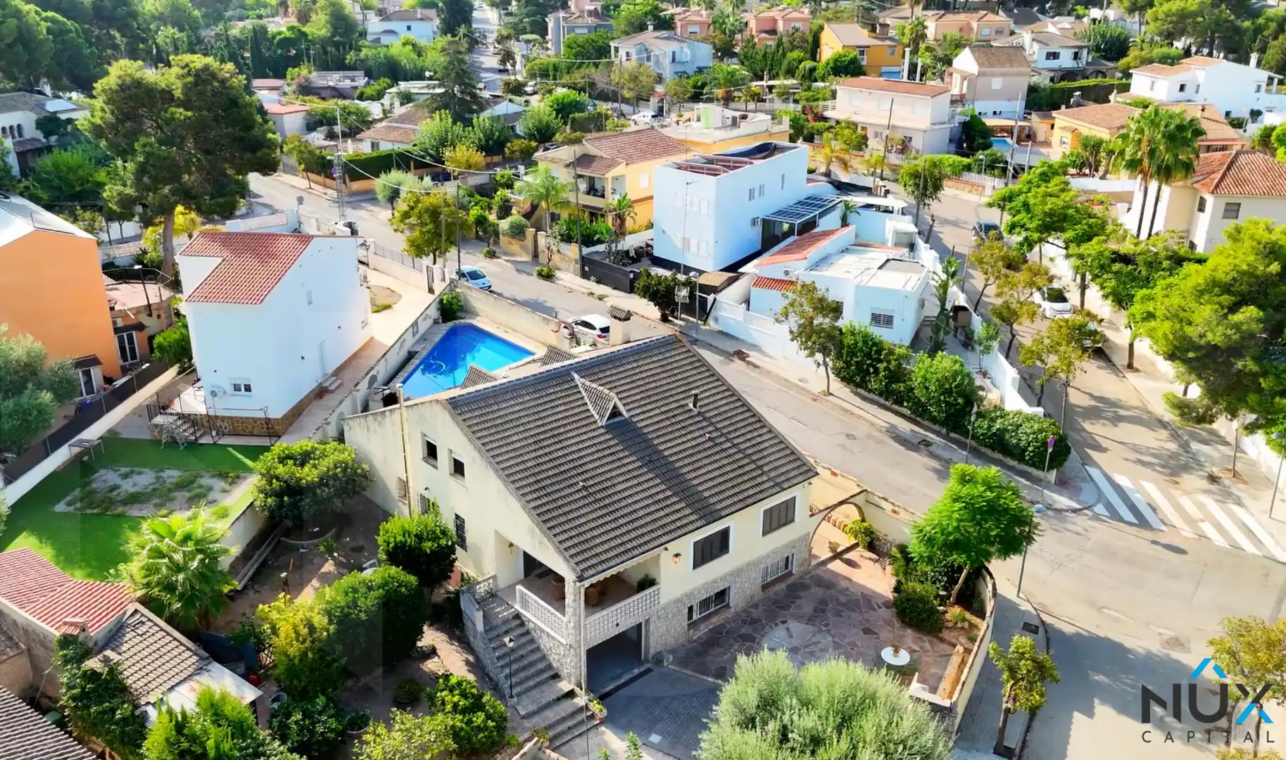 Vista exterior de Casa o xalet en venda en Paterna amb Aire condicionat, Calefacció i Jardí privat