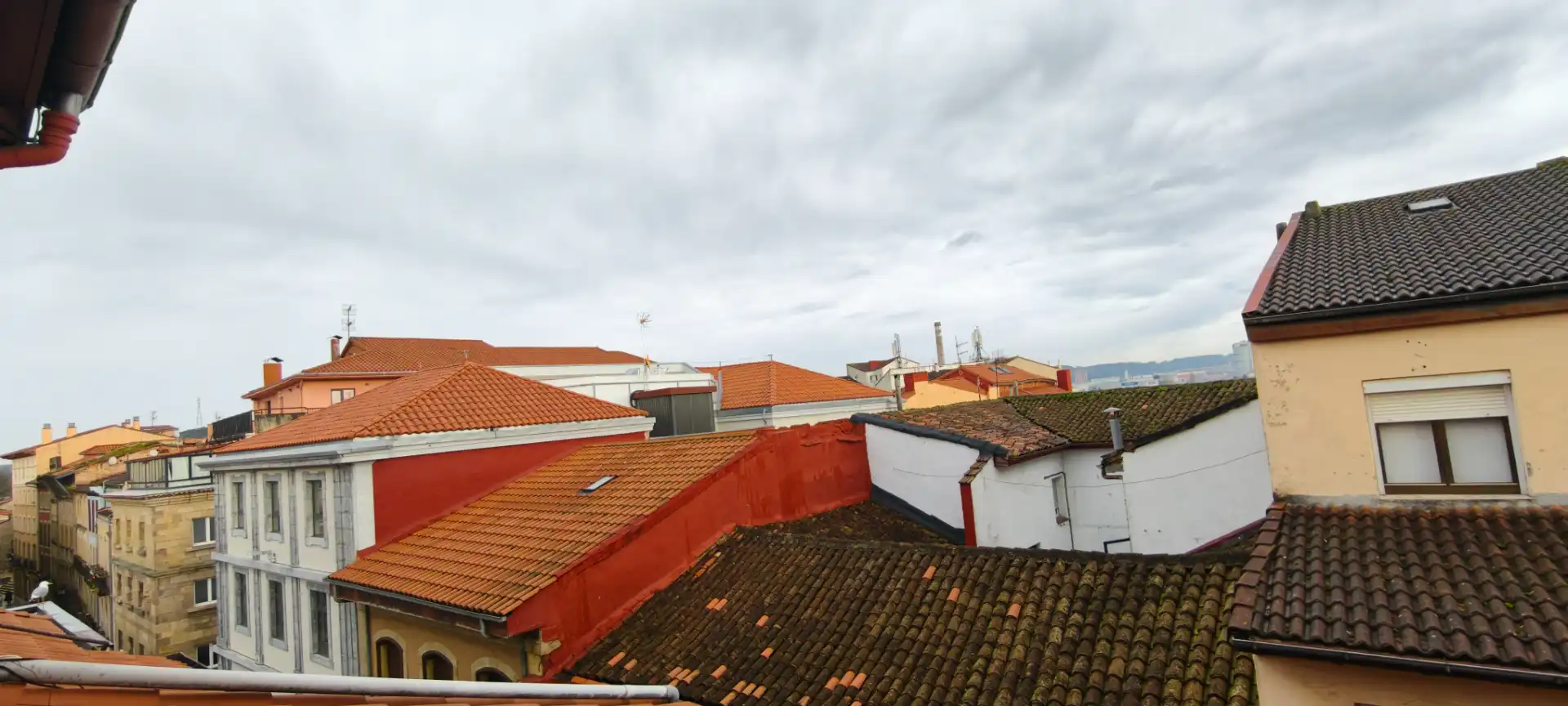 Vista exterior de Piso en venta en Avilés con Calefacción y Parquet