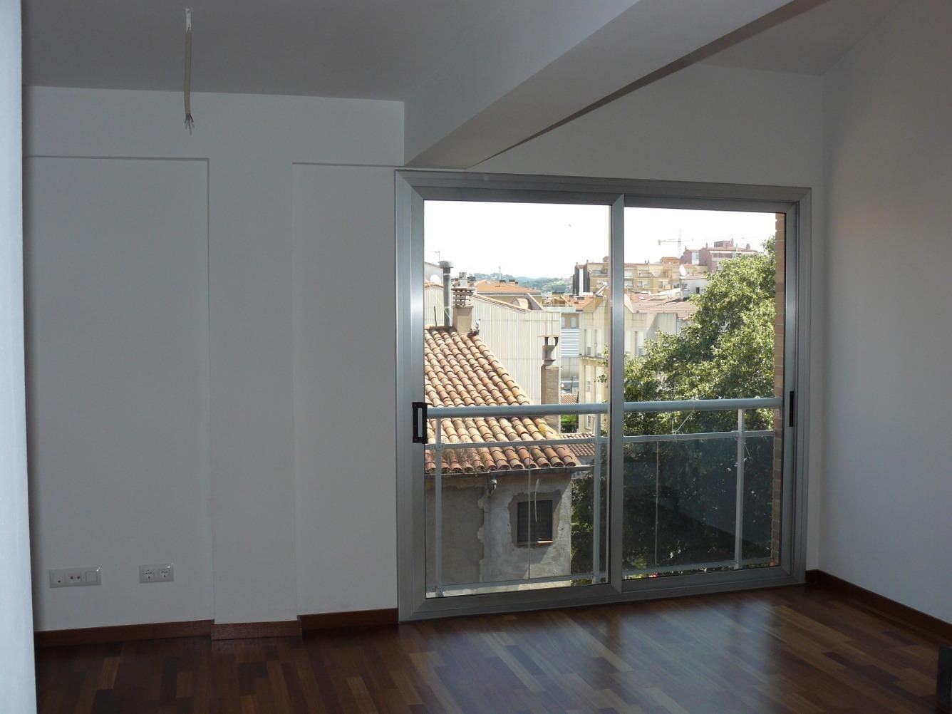 Àtic de lloguer a Carrer del Riu Freser, Eixample Sud – Migdia