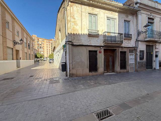 Casa adosada en Venta en Calle Mosén Rausell en Barrio de Campanar