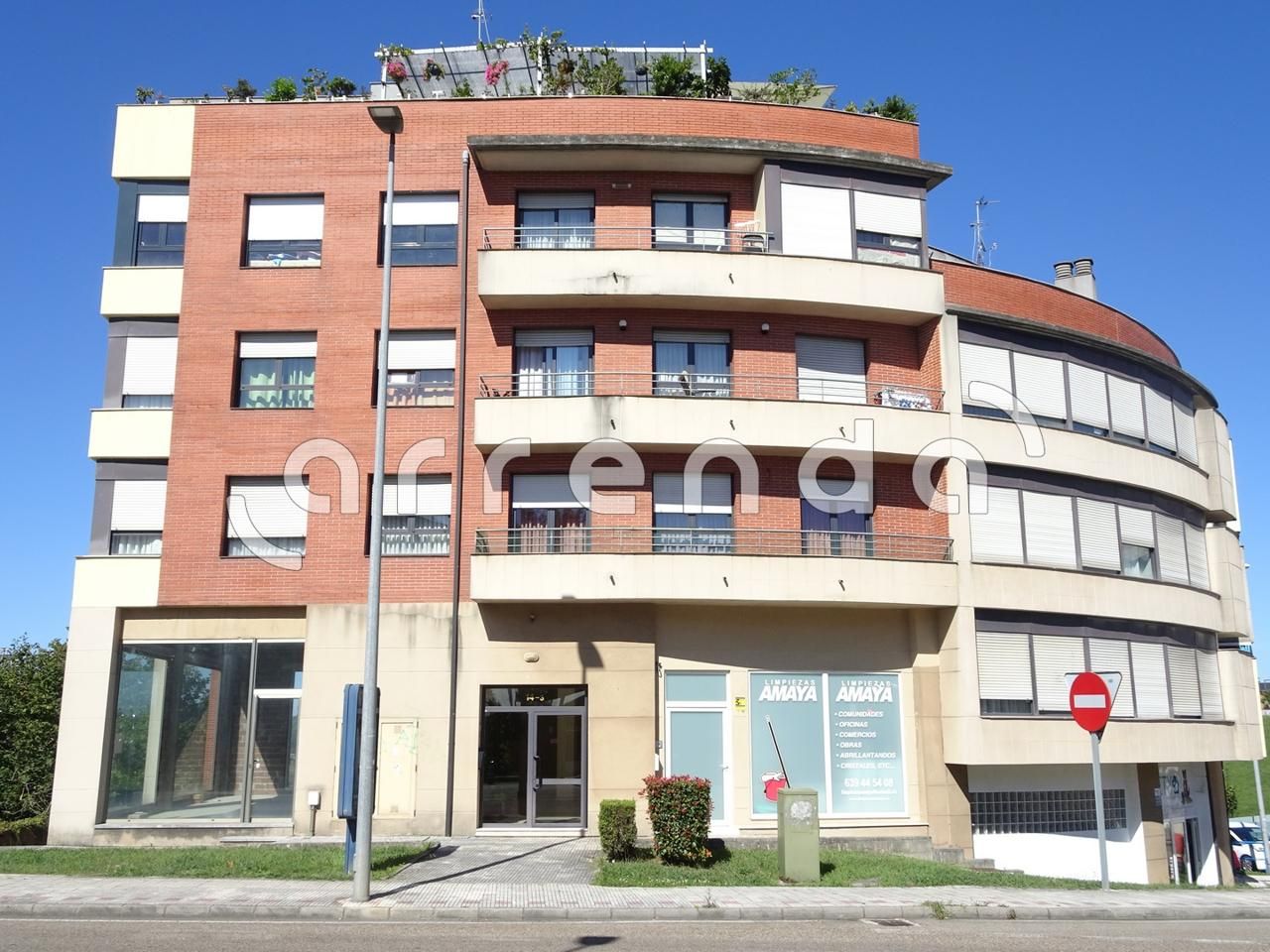 Vista exterior de Pis de lloguer en El Astillero   amb Calefacció, Parquet i Terrassa