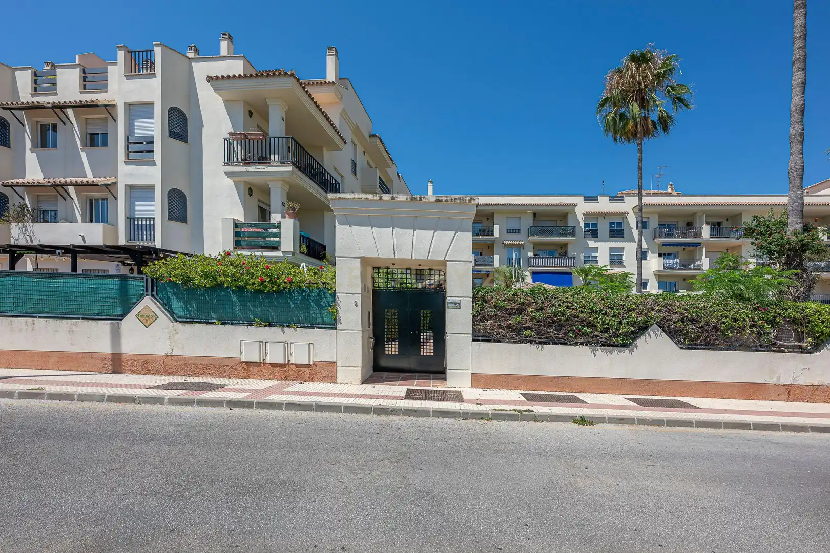 Vista exterior de Apartamento en venta en Marbella con Aire acondicionado, Trastero y Lavadora
