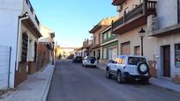 Vista exterior de Casa o xalet en venda en Guillena amb Terrassa