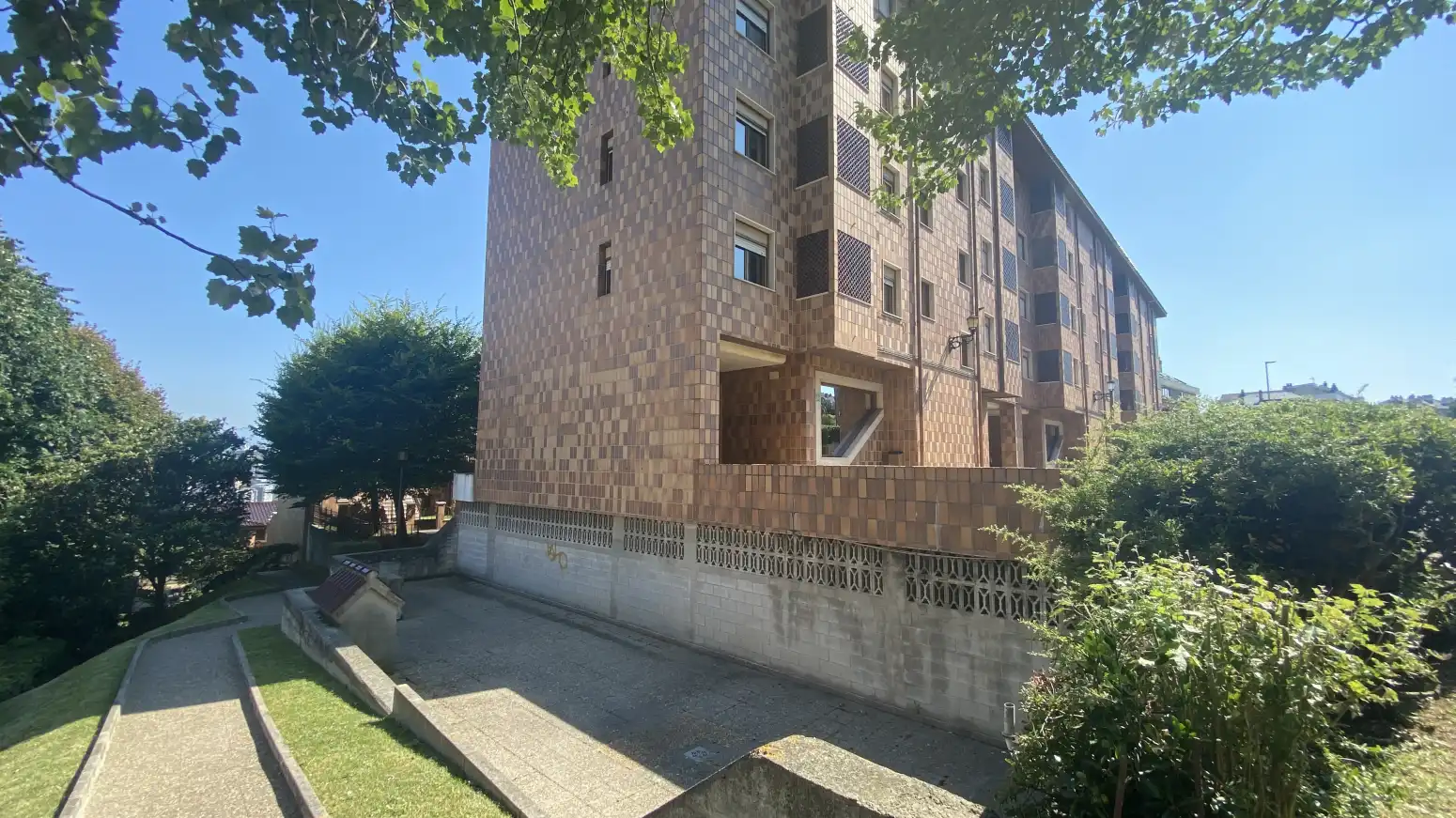 Außenansicht von Wohnung zum Verkauf in Santander mit Heizung, Privatgarten und Terrasse