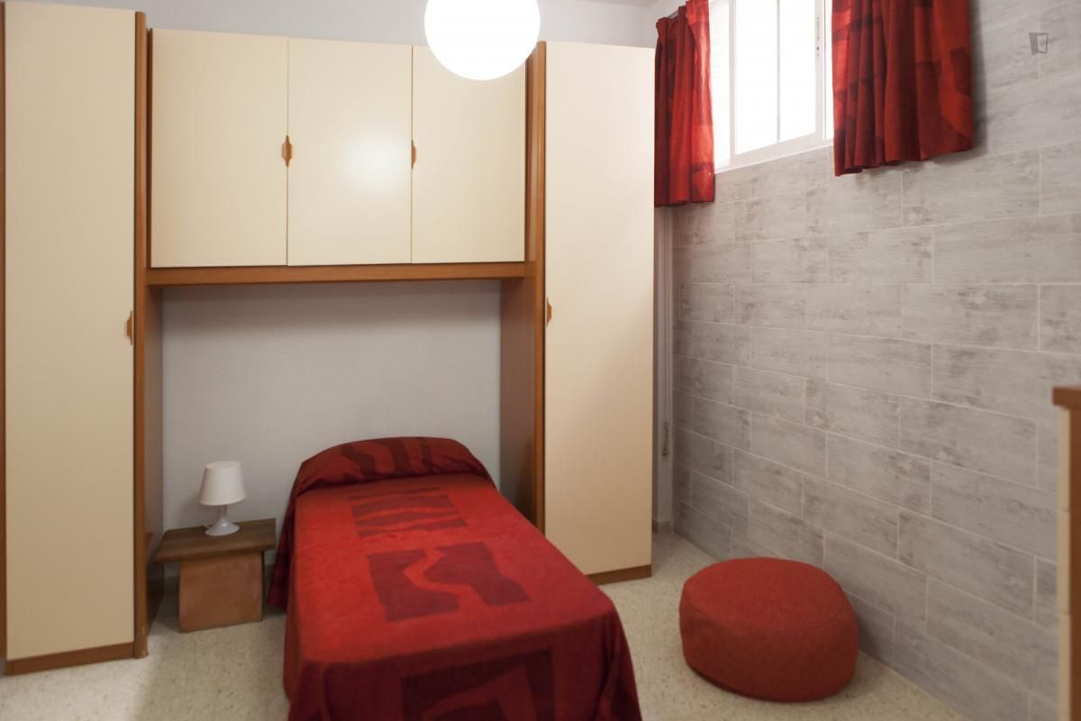 House or chalet to share in Heliópolis
