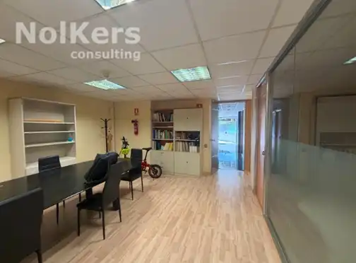 Oficina en venta en Barcelona con Aire acondicionado, Calefacción y Amueblado