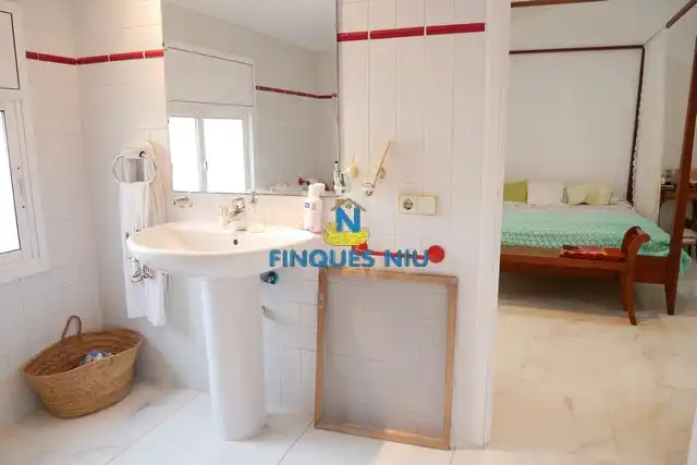Casa con piscina en venta en Carrer Sant Martí, imagen 132