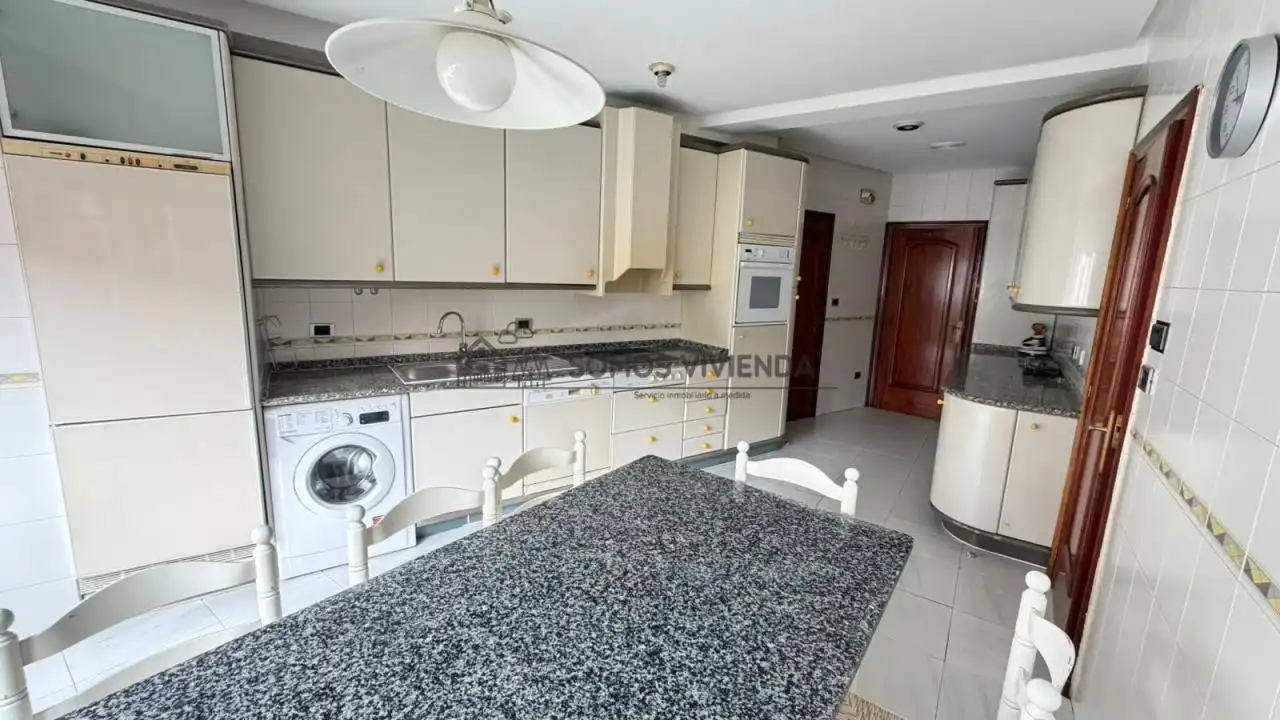 Kitchen of Flat for sale in Ourense Capital   with Heating, Furnished and Balcony