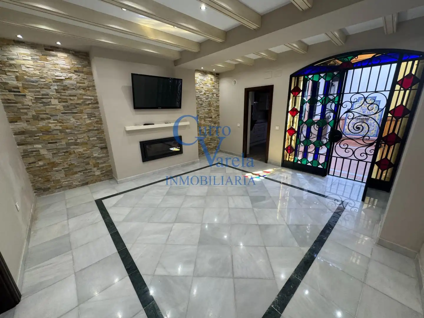 Houses for sale in Dos Hermanas  with Air Conditioner, Heating and Storage room
