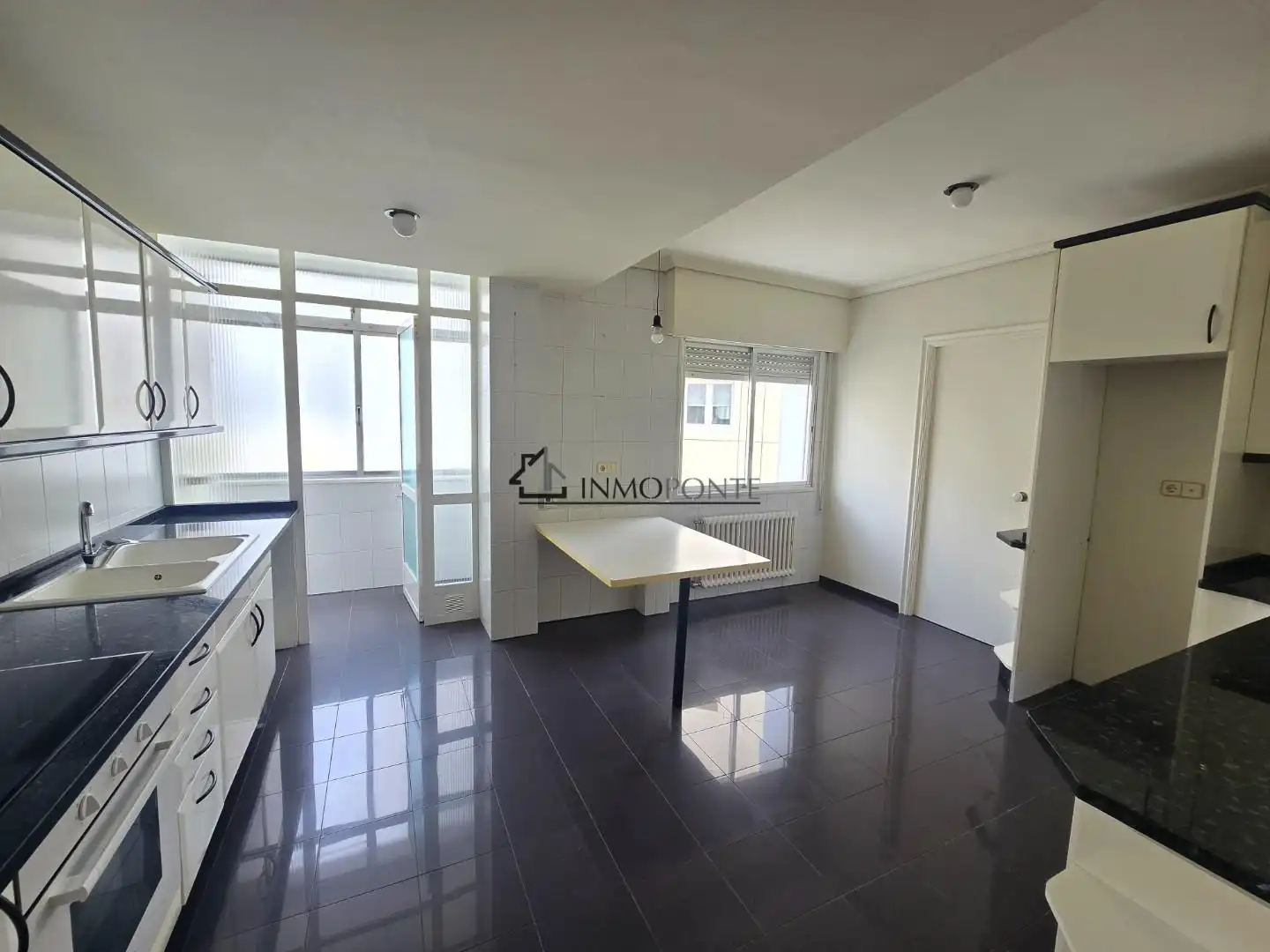 Flat with lift to rent in Zona de Plaza de Barcelos, imagen 9