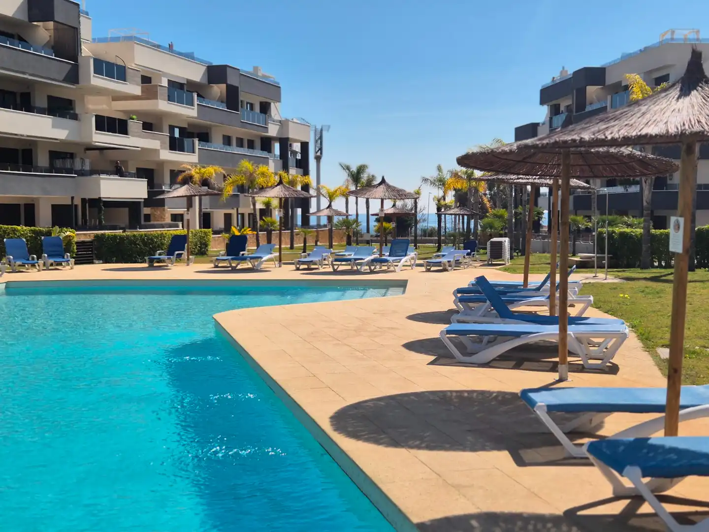 Piscina de Àtic en venda en Orihuela amb Aire condicionat, Terrassa i Moblat