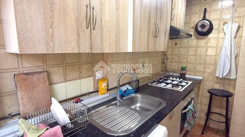 Foto 3 de Piso en venta en Apóstol Santiago, Madrid Capital