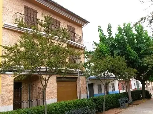 Vista exterior de Casa adosada en venda en Llocnou d'En Fenollet amb Aire condicionat, Terrassa i Traster