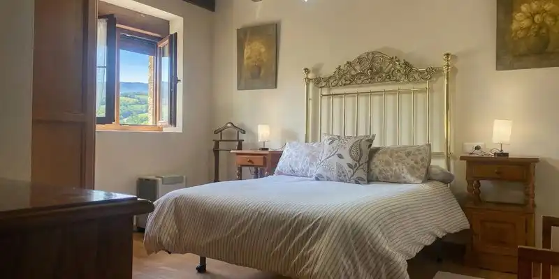 Dormitori de Casa o xalet en venda en Entrambasaguas amb Jardí privat, Terrassa i Traster