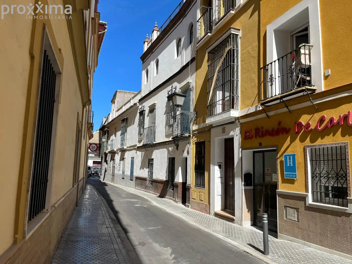 Vista exterior de Casa o xalet en venda en Sevilla amb Terrassa