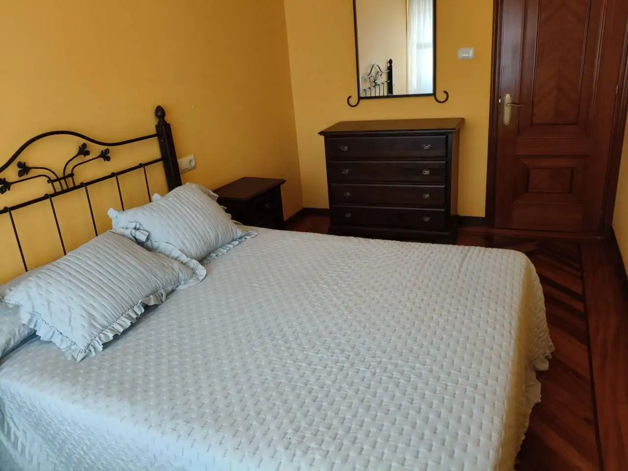Habitación de Piso en venta en Cariño con Calefacción, Trastero y Amueblado