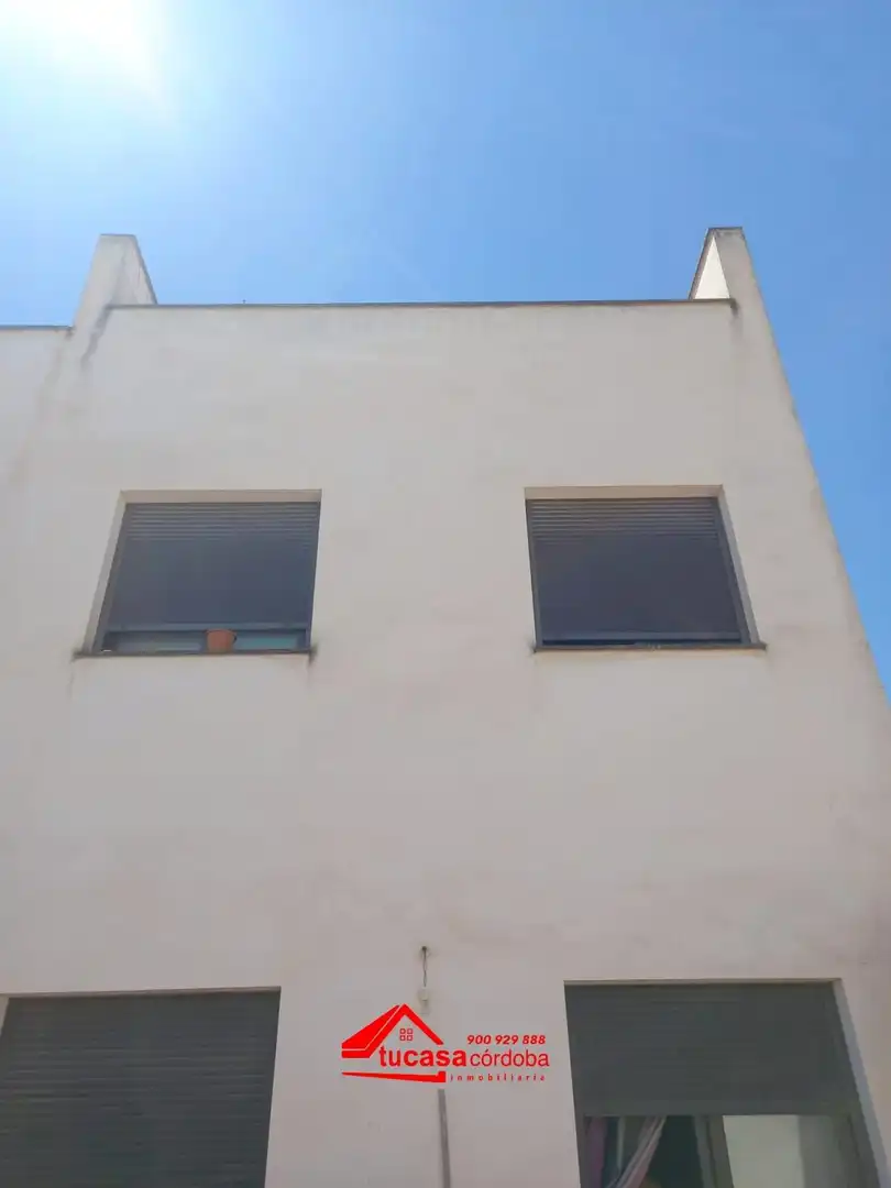 Vista exterior de Casa o xalet en venda en San Sebastián de los Ballesteros amb Aire condicionat
