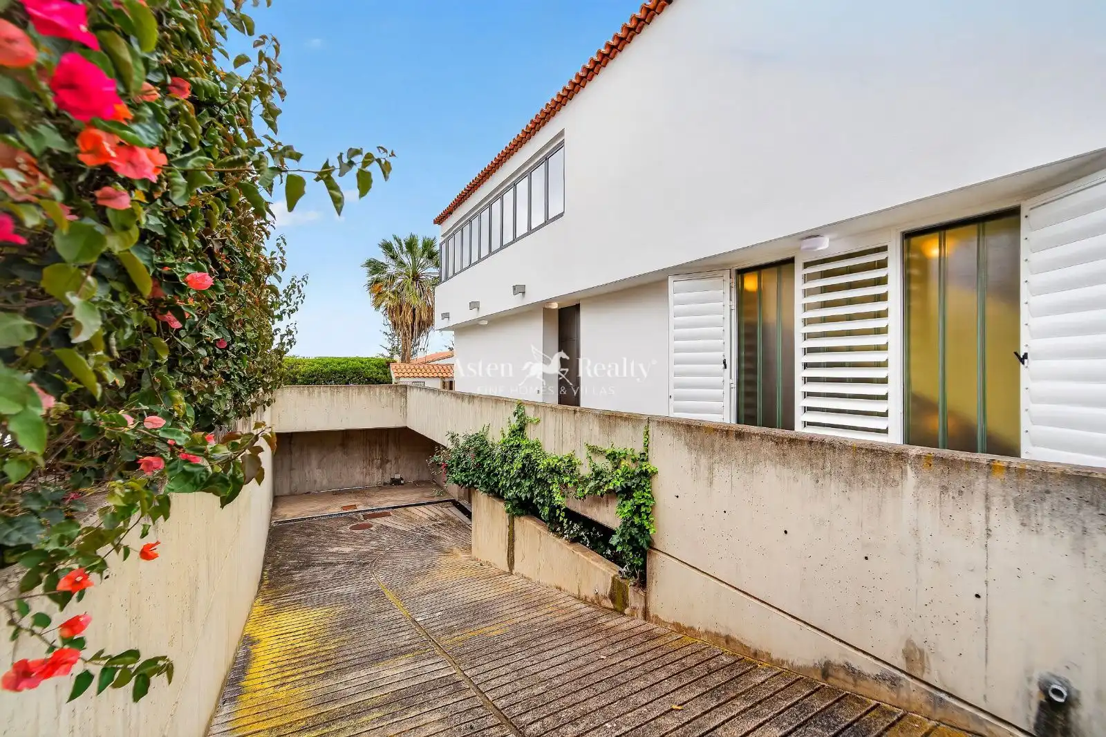 Vista exterior de Casa o xalet en venda en Puerto de la Cruz amb Jardí privat, Terrassa i Traster