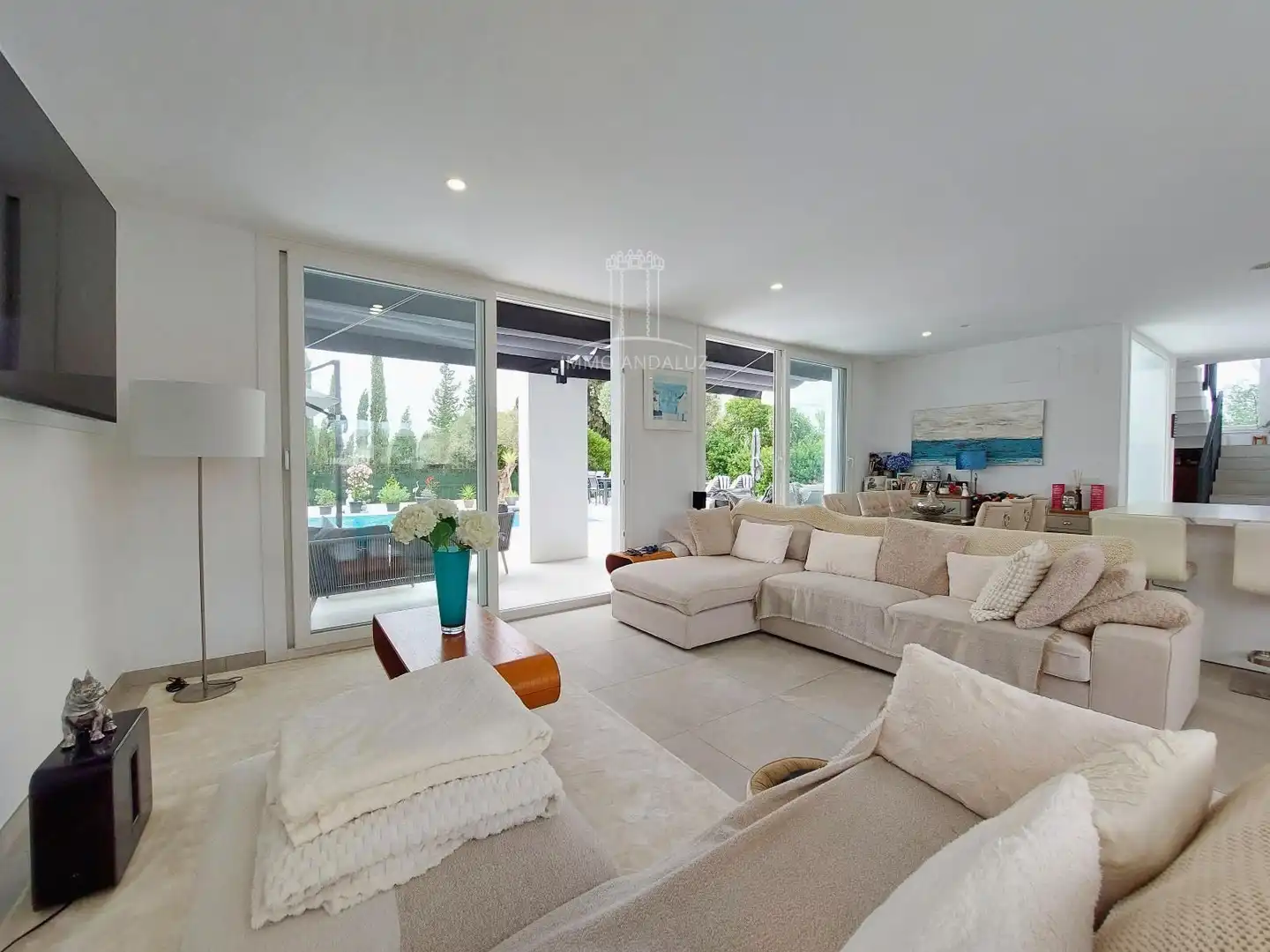 Wohnzimmer von Haus zum Verkauf in Chiclana de la Frontera mit Klimaanlage, Heizung und Schwimmbad