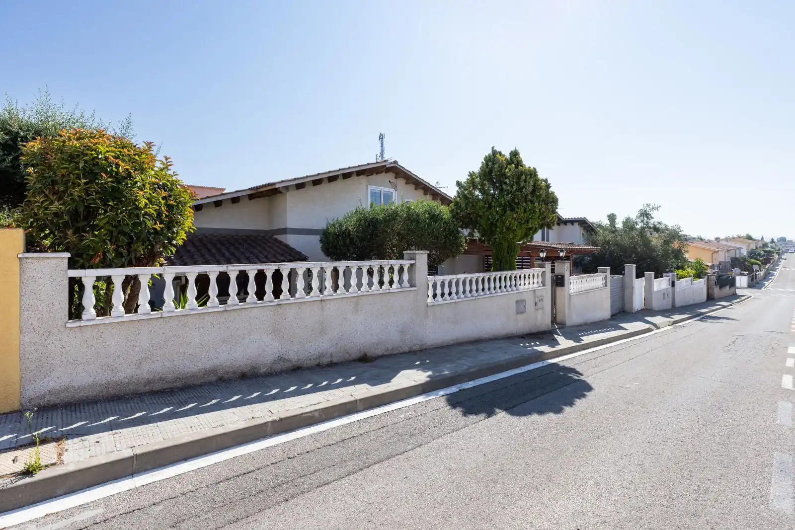 Vista exterior de Casa o xalet en venda en Lliçà d'Amunt amb Aire condicionat, Calefacció i Jardí privat