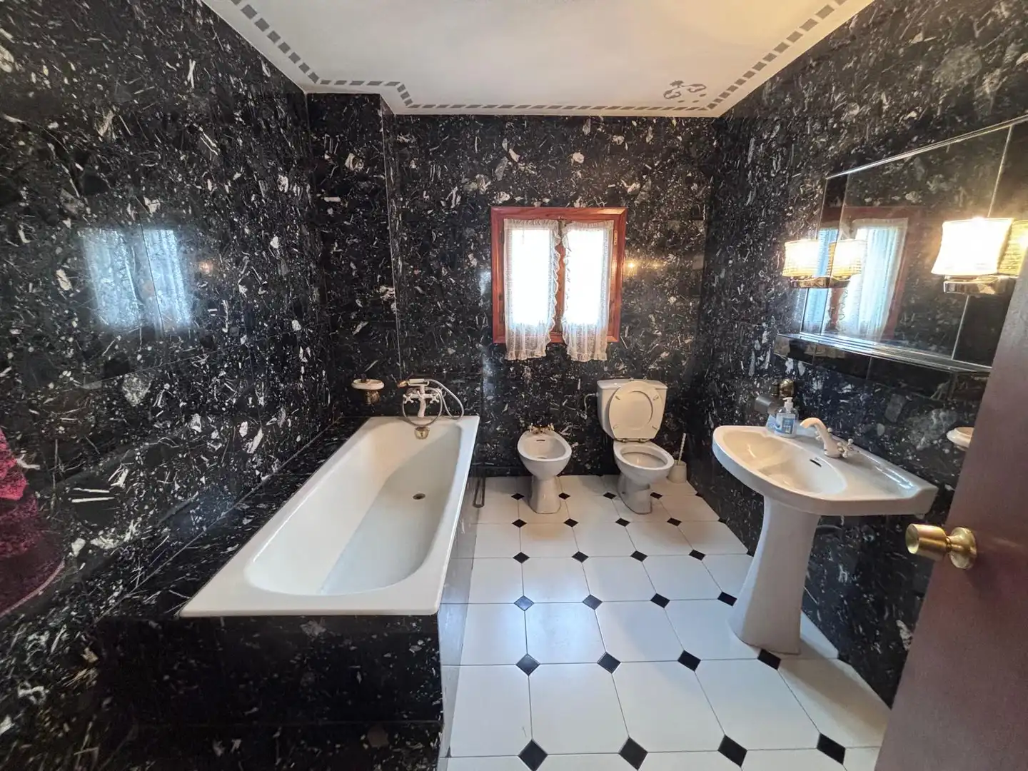 Bathroom of Houses for sale in Bulbuente  with Heating, Storage room and Furnished