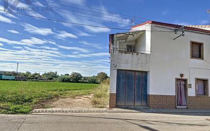 Vista exterior de Casa o xalet en venda en Pinseque amb Aire condicionat, Calefacció i Terrassa