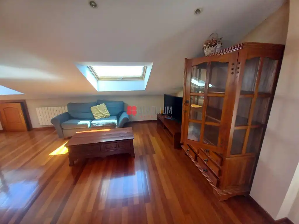 Sala de estar de Casa o chalet de alquiler en Santiago de Compostela  con Calefacción, Jardín privado y Trastero