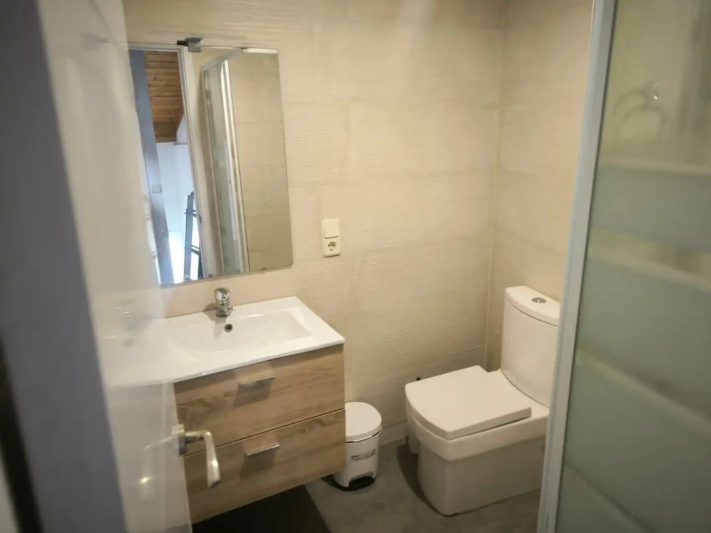 Bany de Dúplex de lloguer en Madrid amb Aire condicionat, Calefacció i Parquet