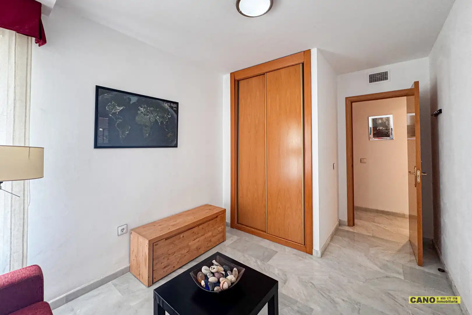 Wohnung zum Verkauf in Almería mit Klimaanlage, Heizung und Terrasse