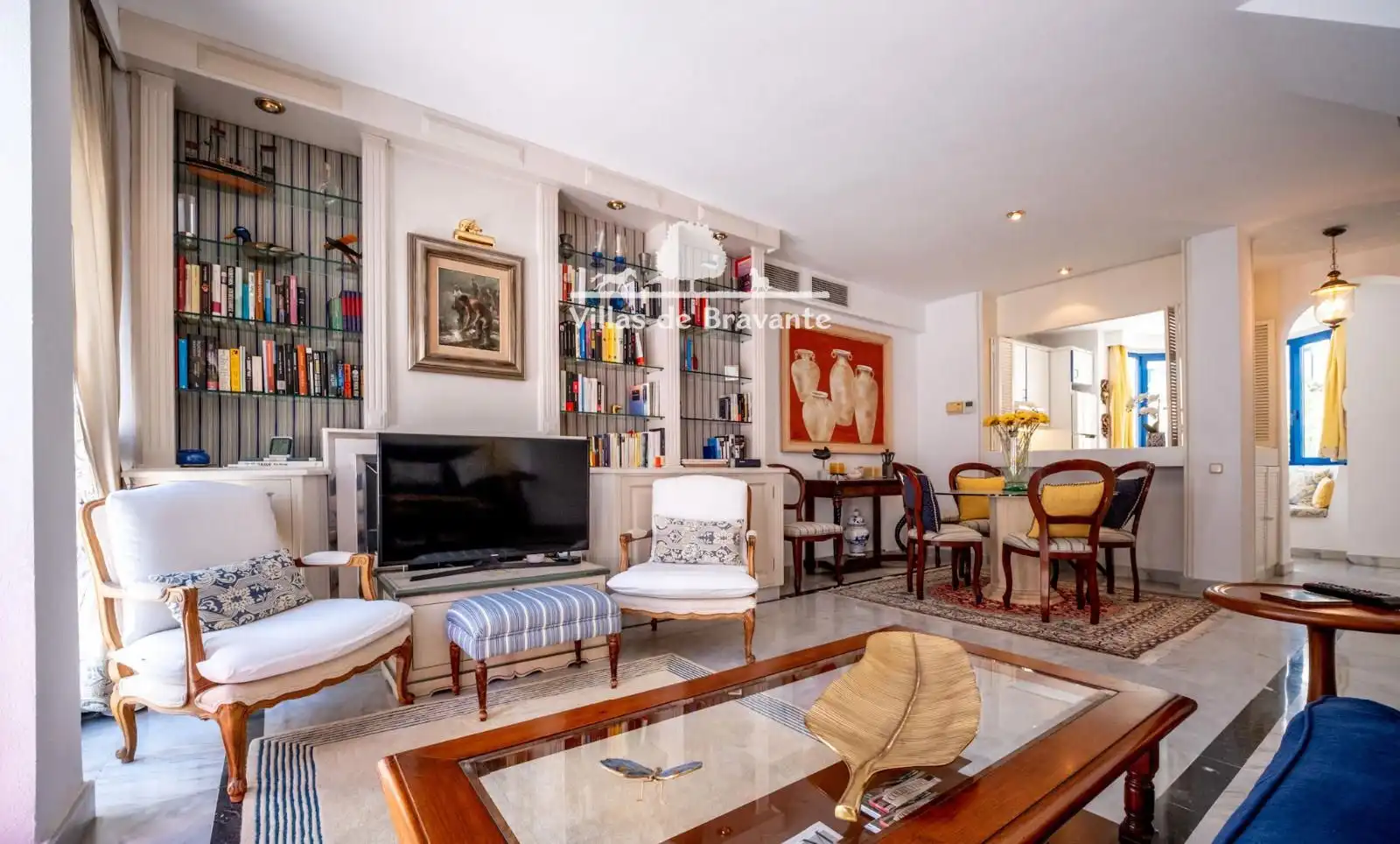 Sala de estar de Dúplex en venta en Marbella con Aire acondicionado, Calefacción y Parquet