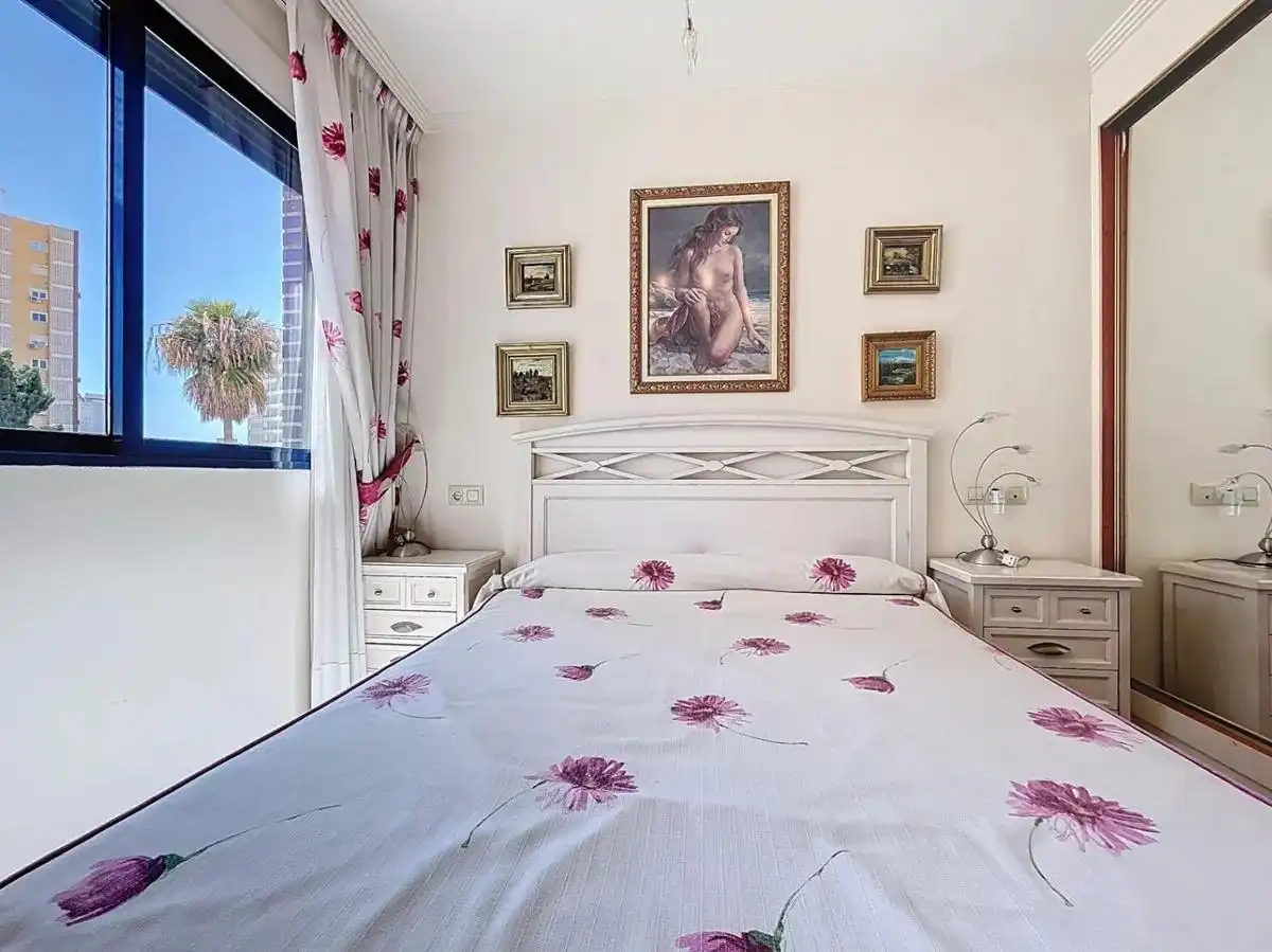 Habitación de Piso en venta en Benidorm con Aire acondicionado, Calefacción y Jardín privado
