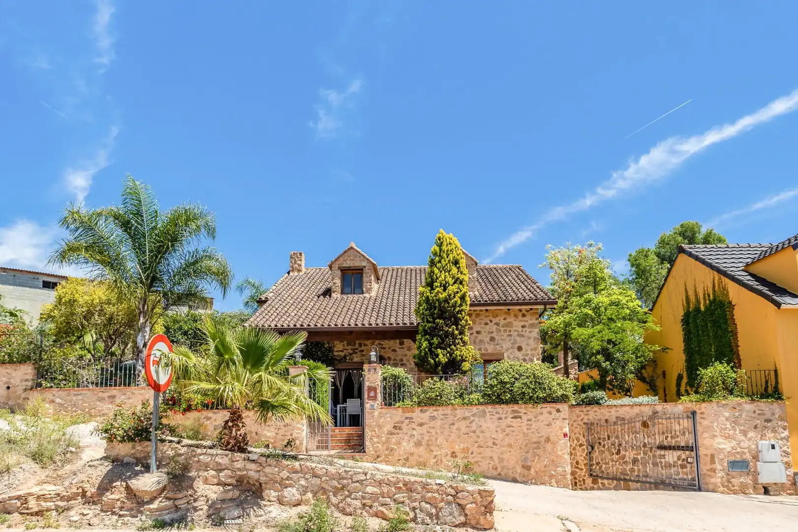 Vista exterior de Casa o xalet en venda en Pedralba amb Aire condicionat, Calefacció i Jardí privat